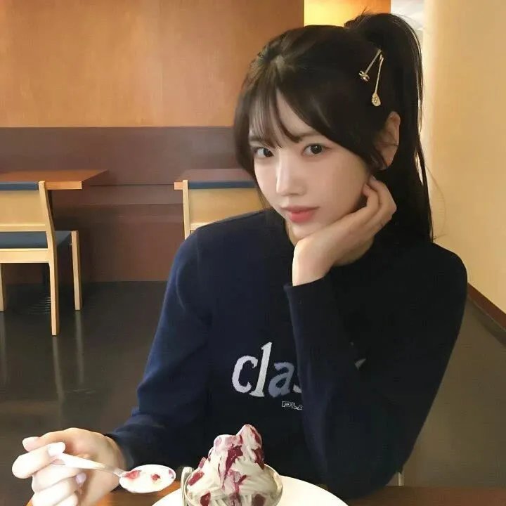 那个女孩的俘虏 海报